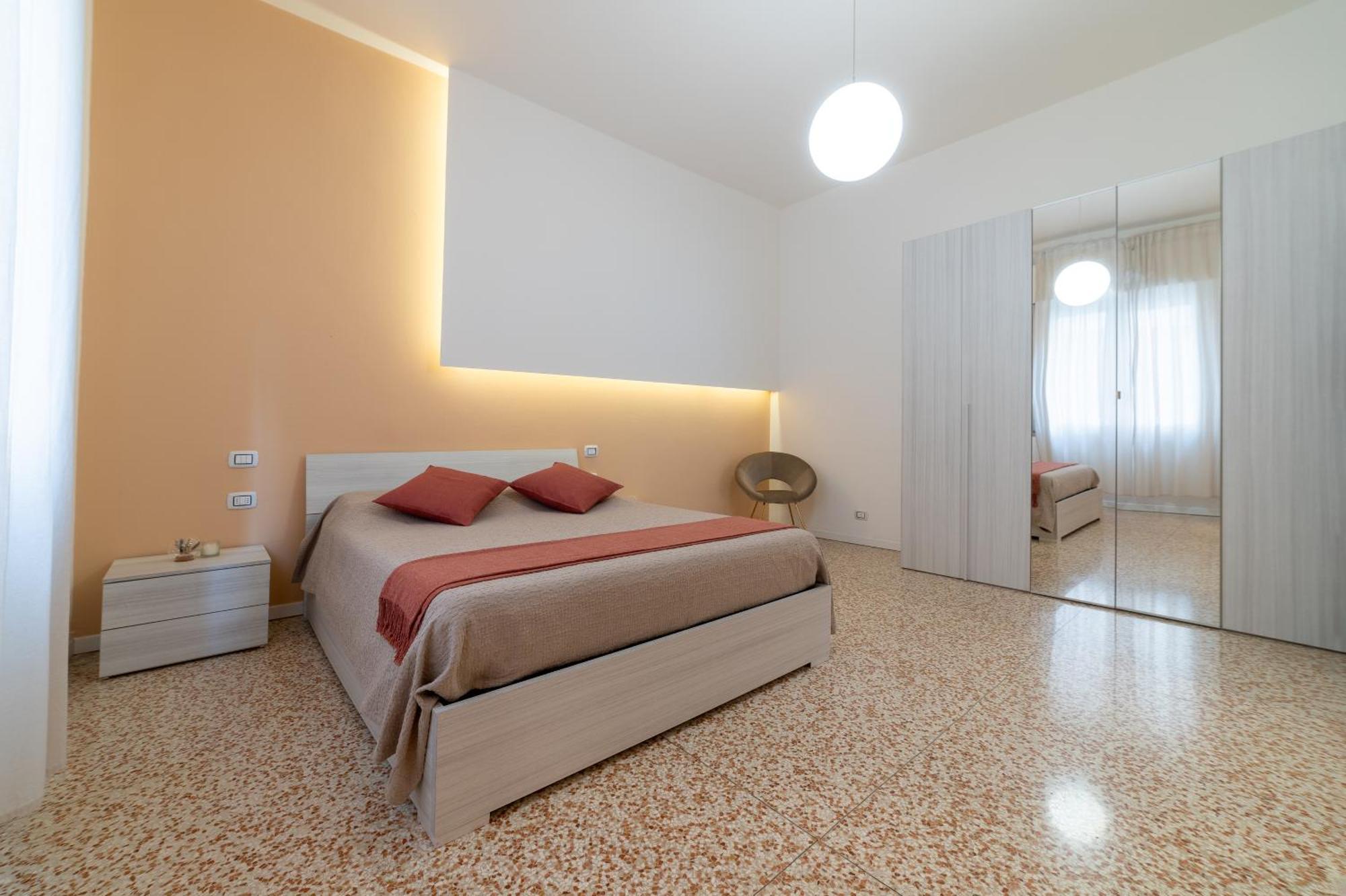 Casa Daura - Your Comfortable Apartment In Bologna - Parking Экстерьер фото