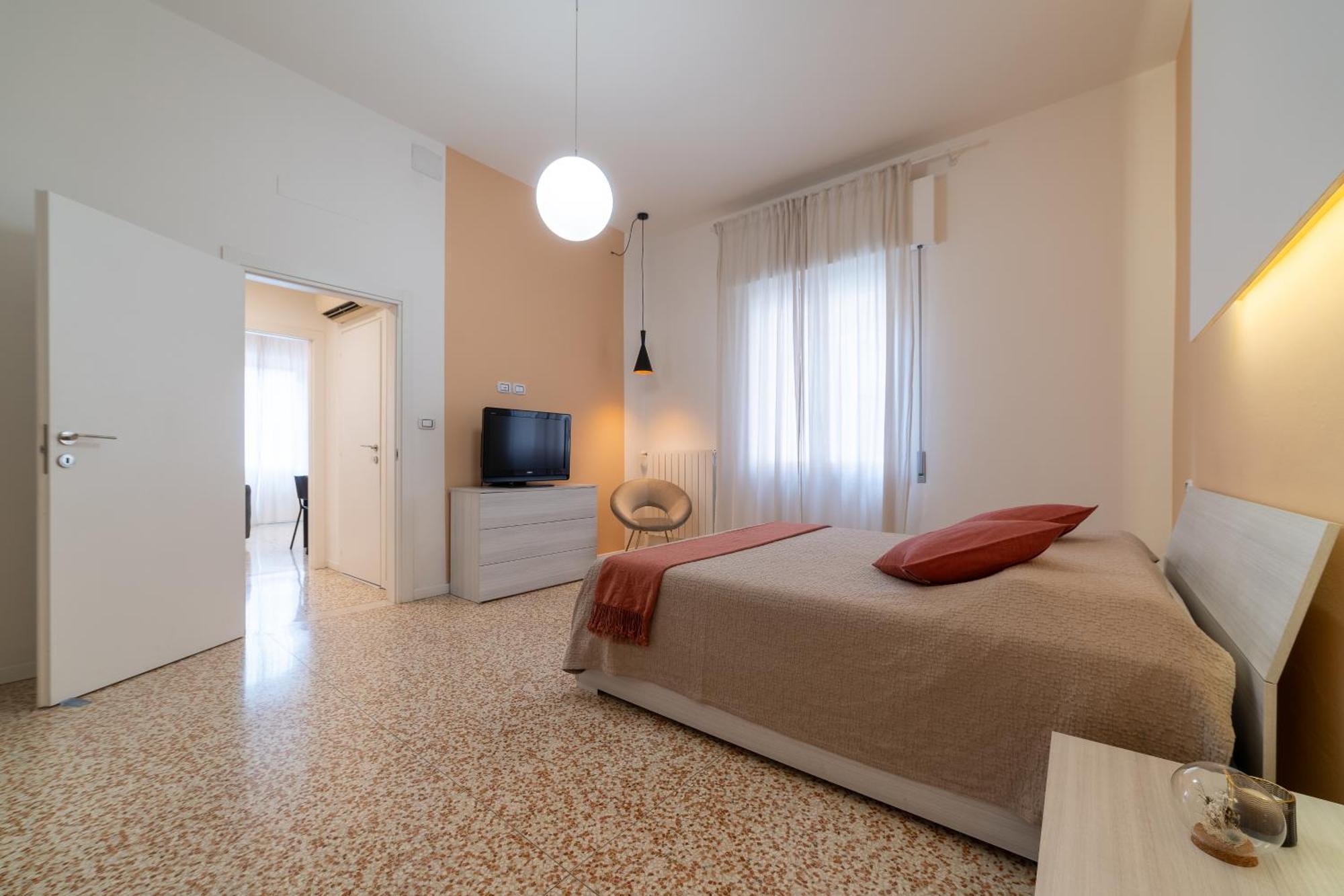 Casa Daura - Your Comfortable Apartment In Bologna - Parking Экстерьер фото